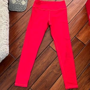 Hot red  perfect et for winter lululemon pant size 4